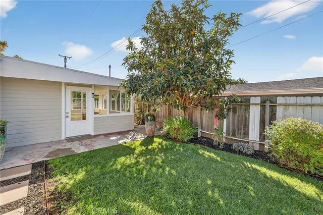 $5,200 | 302 Cleveland Drive, Huntington Beach, CA 92648