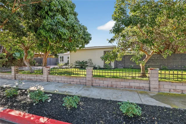 $4,995 | 302 Cleveland Drive, Huntington Beach, CA 92648