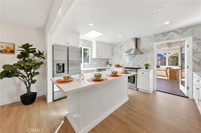 $5,200 | 302 Cleveland Drive, Huntington Beach, CA 92648