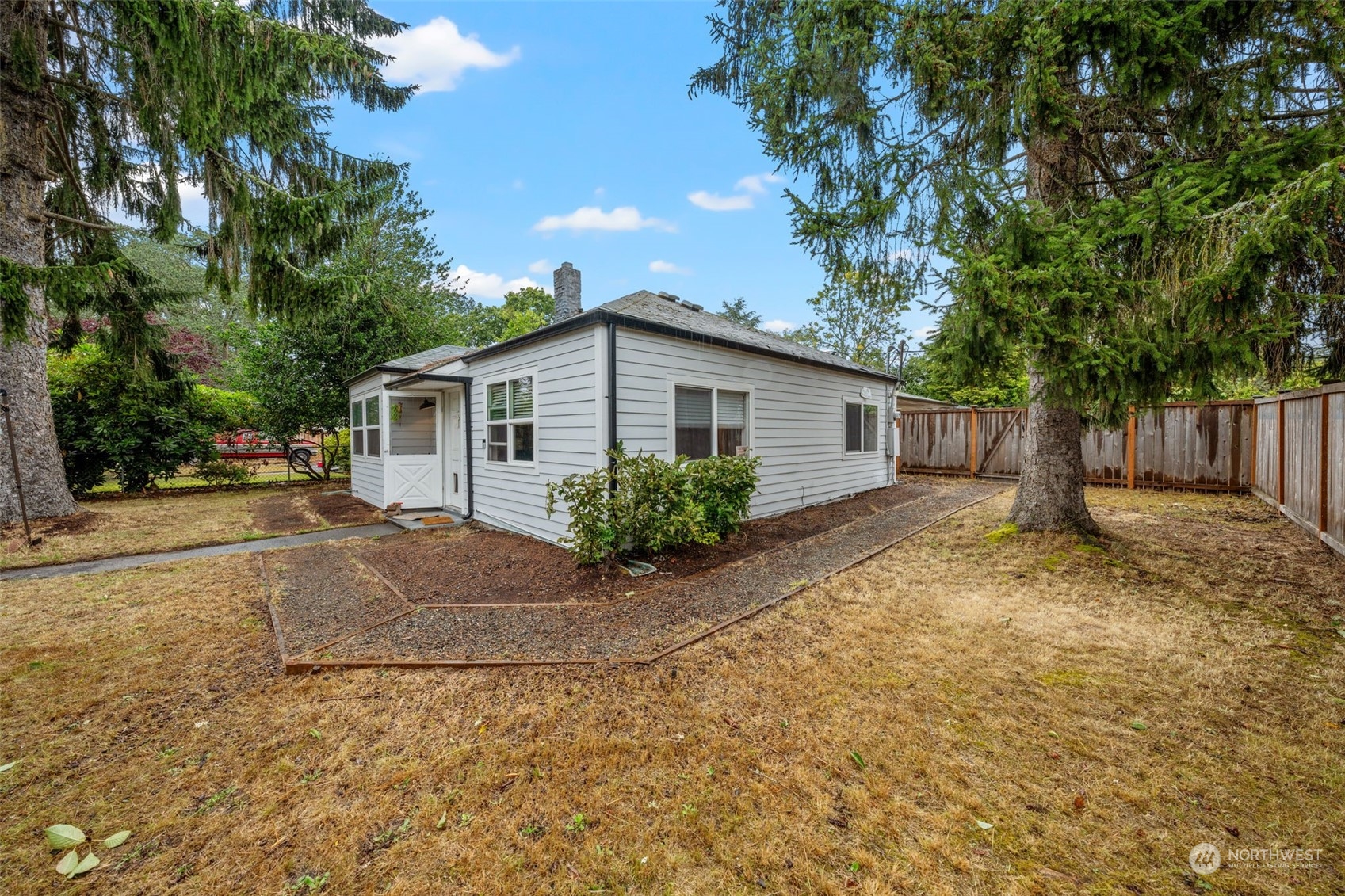 9641 Meadow Road Southwest Lakewood, WA 98499 - Photo 2 of 32