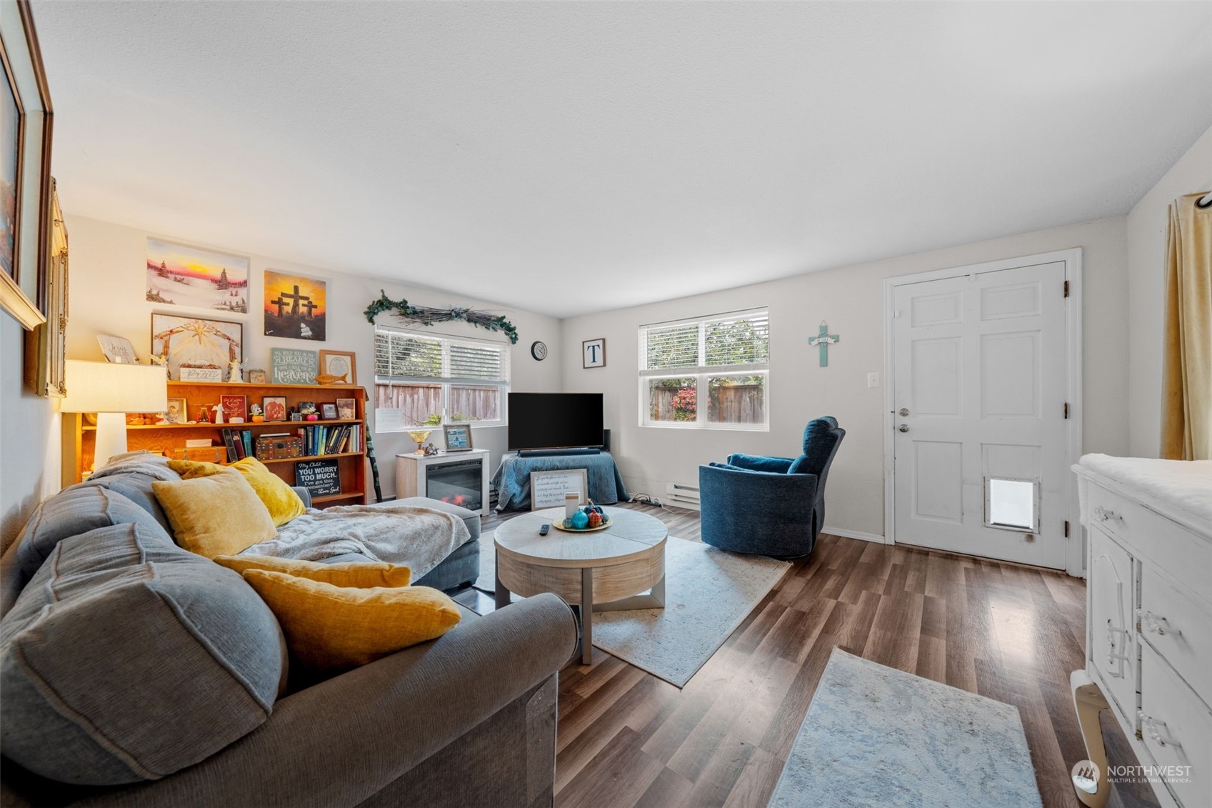 9641 Meadow Road Southwest Lakewood, WA 98499 - Photo 3 of 32