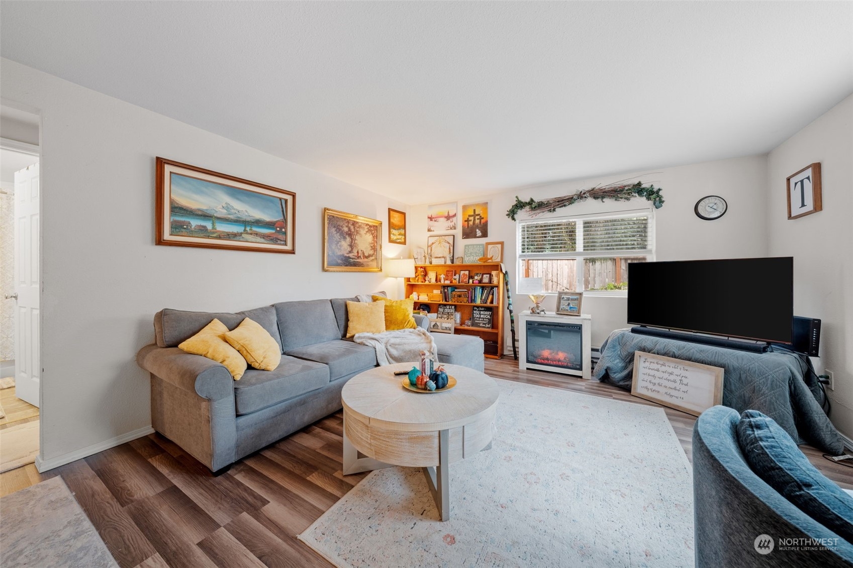 9641 Meadow Road Southwest Lakewood, WA 98499 - Photo 4 of 32