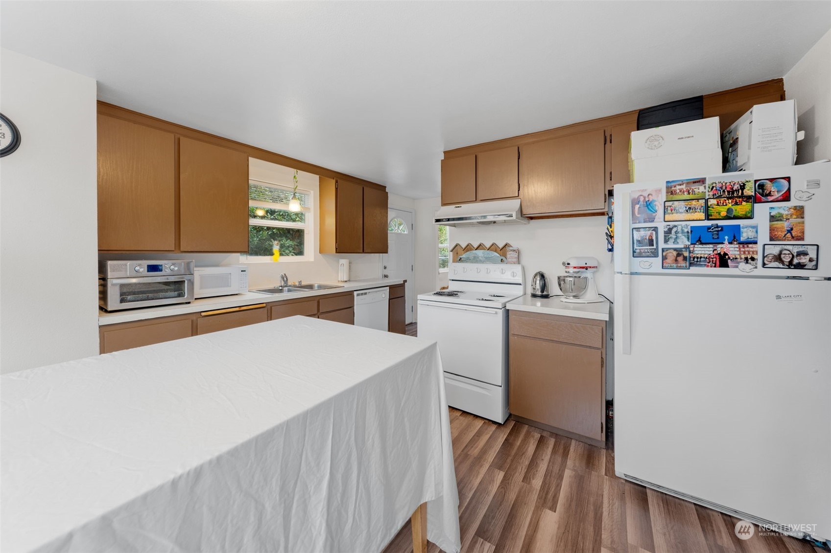 9641 Meadow Road Southwest Lakewood, WA 98499 - Photo 6 of 32