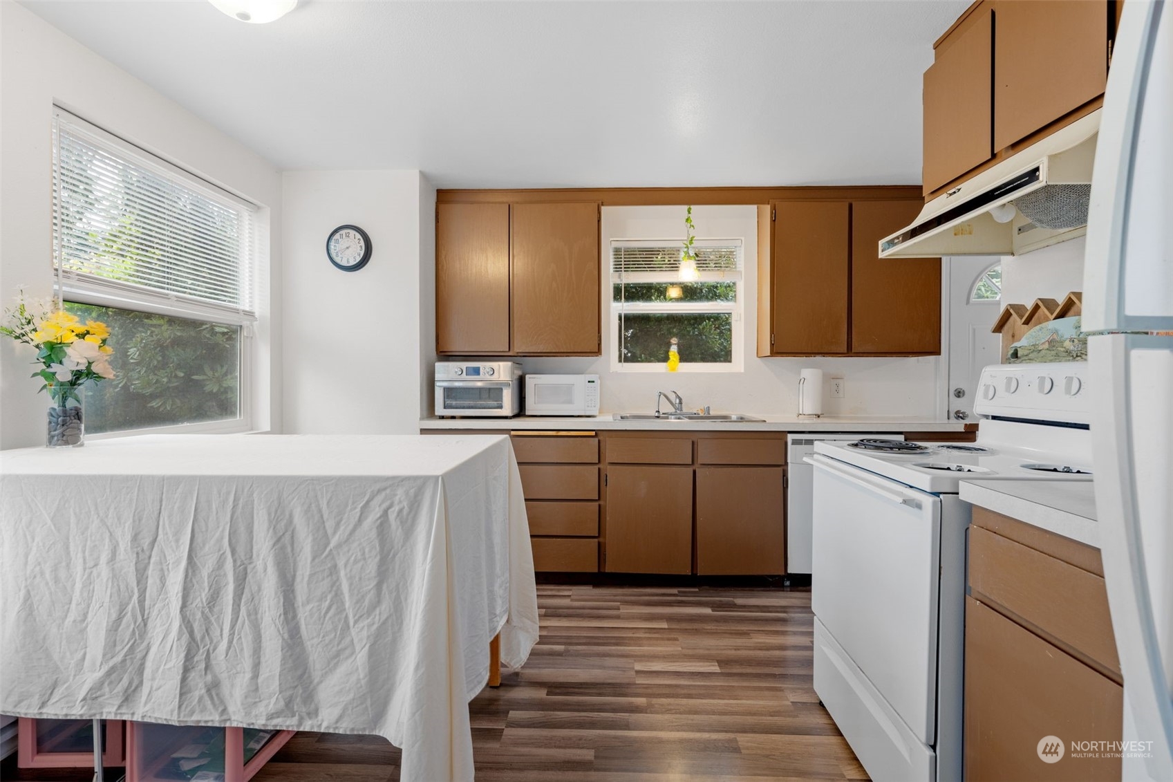 9641 Meadow Road Southwest Lakewood, WA 98499 - Photo 7 of 32