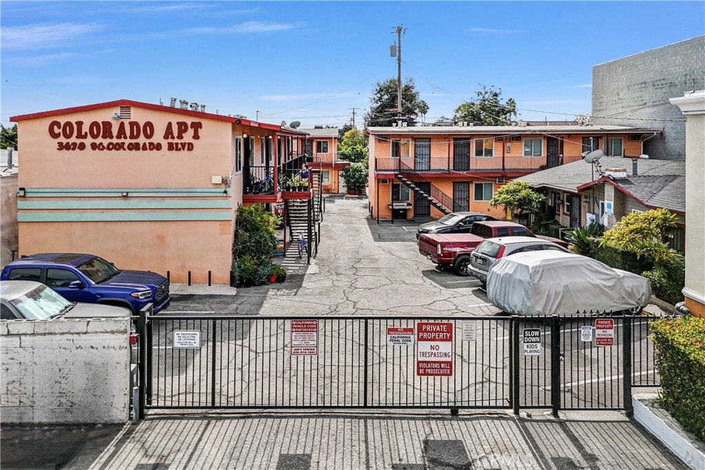 3622 East Colorado Boulevard, Unit 5 Pasadena, CA 91107 - Photo 7 of 12 a view of a terrace with sitting area