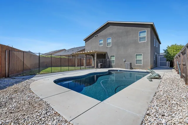 $605,000 | 3342 North Carriage Avenue, Fresno, CA 93727