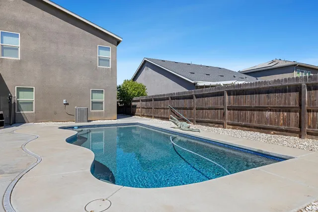 $605,000 | 3342 North Carriage Avenue, Fresno, CA 93727