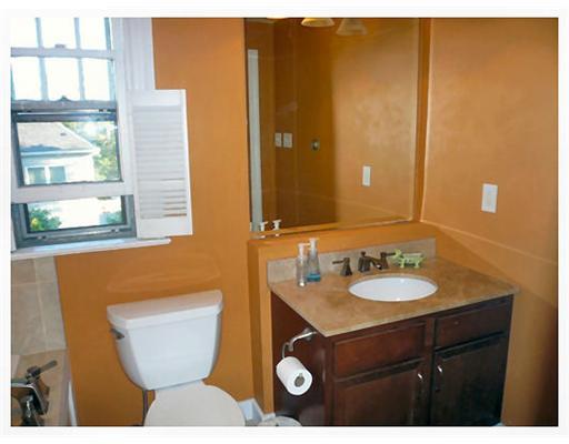 2917 Fernwald Road Pittsburgh, PA 15217 - Photo 12 of 18 Full Bath.