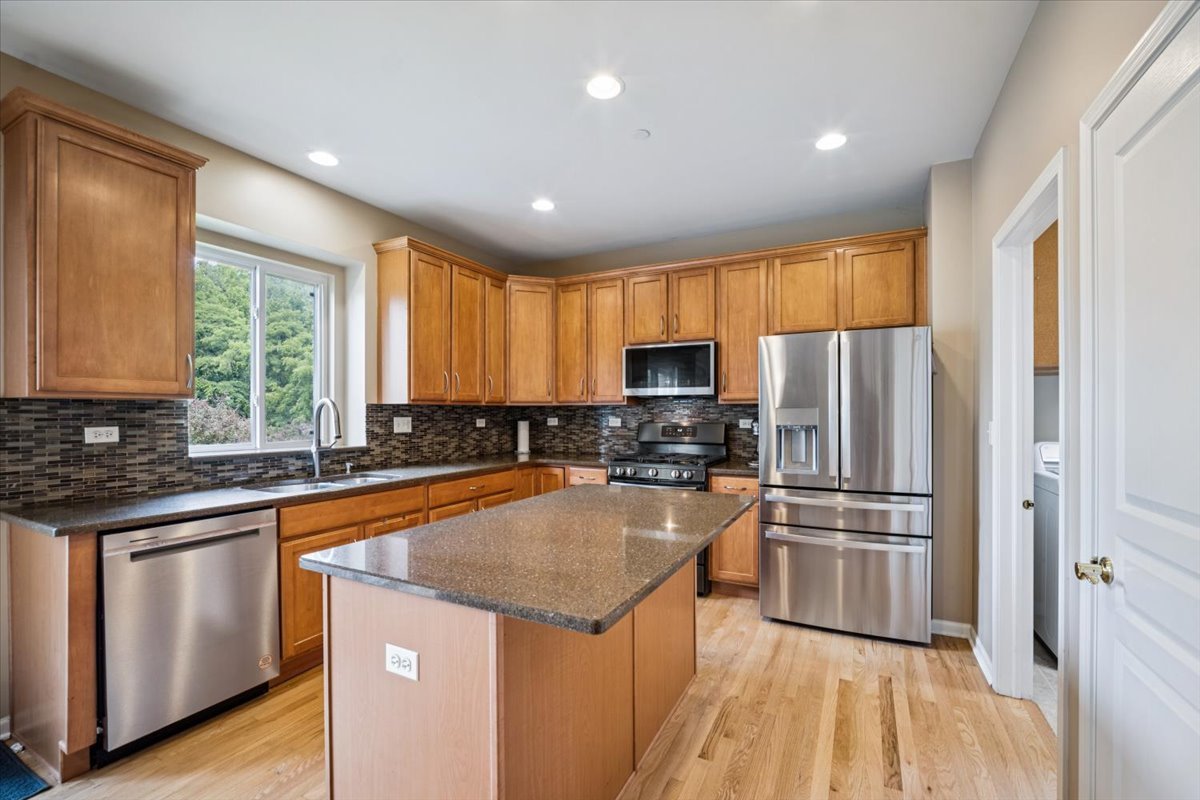 2 Springbrook Court Streamwood, IL 60107 - Photo 10 of 38