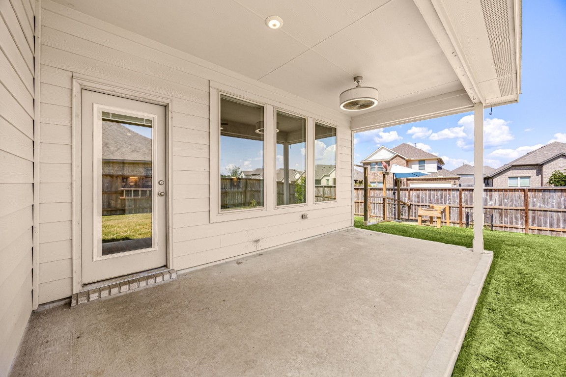907 Youth Water Road Montgomery, TX 77316 - Photo 21 of 31 a view of an apartment with a garden