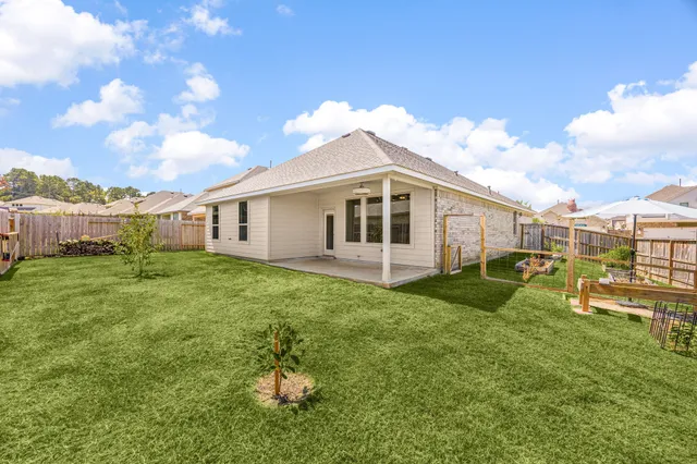 $320,000 | 907 Youth Water Road, Montgomery, TX 77316