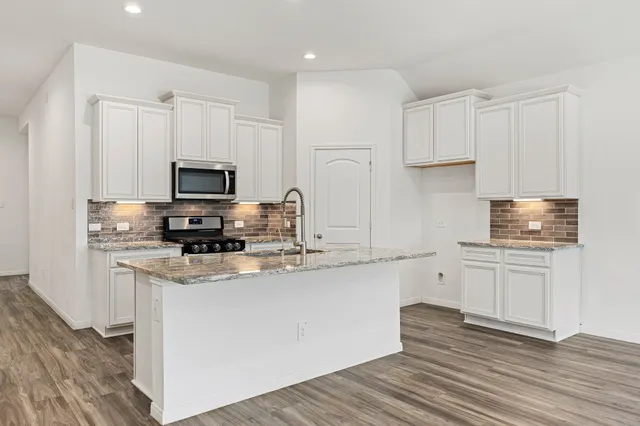 $320,000 | 907 Youth Water Road, Montgomery, TX 77316