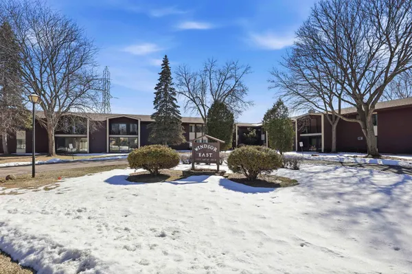 $150,000 | 1699 Alcan Drive, Unit 212, Menasha, WI 54952