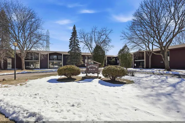 $150,000 | 1699 Alcan Drive, Unit 212, Menasha, WI 54952