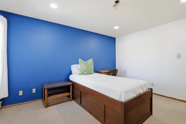 $150,000 | 1699 Alcan Drive, Unit 212, Menasha, WI 54952