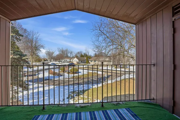 $150,000 | 1699 Alcan Drive, Unit 212, Menasha, WI 54952