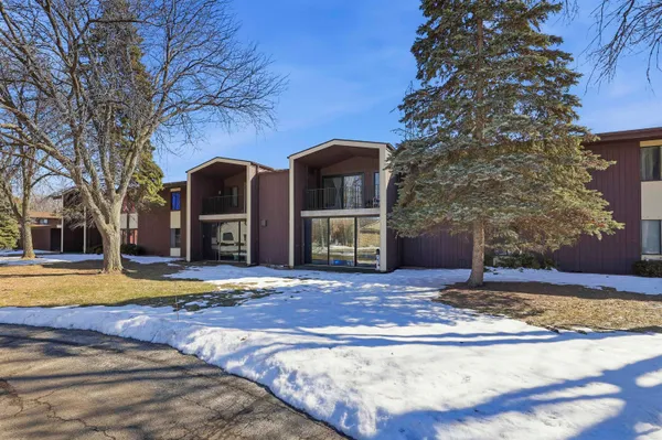 $150,000 | 1699 Alcan Drive, Unit 212, Menasha, WI 54952