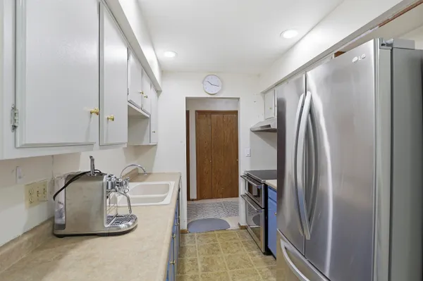 $150,000 | 1699 Alcan Drive, Unit 212, Menasha, WI 54952