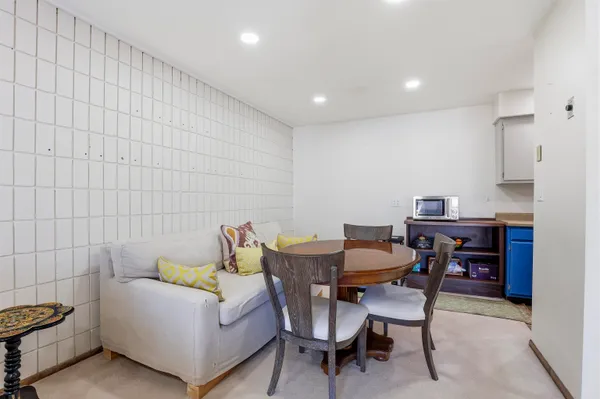 $150,000 | 1699 Alcan Drive, Unit 212, Menasha, WI 54952