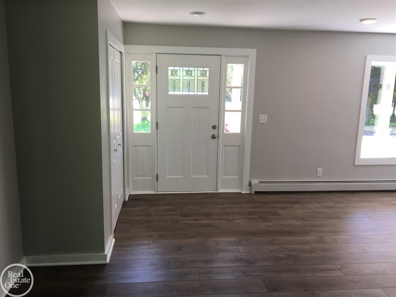 2282 Lakeshore Road Applegate, MI 48401 - Photo 16 of 55 31385181-16.JPG