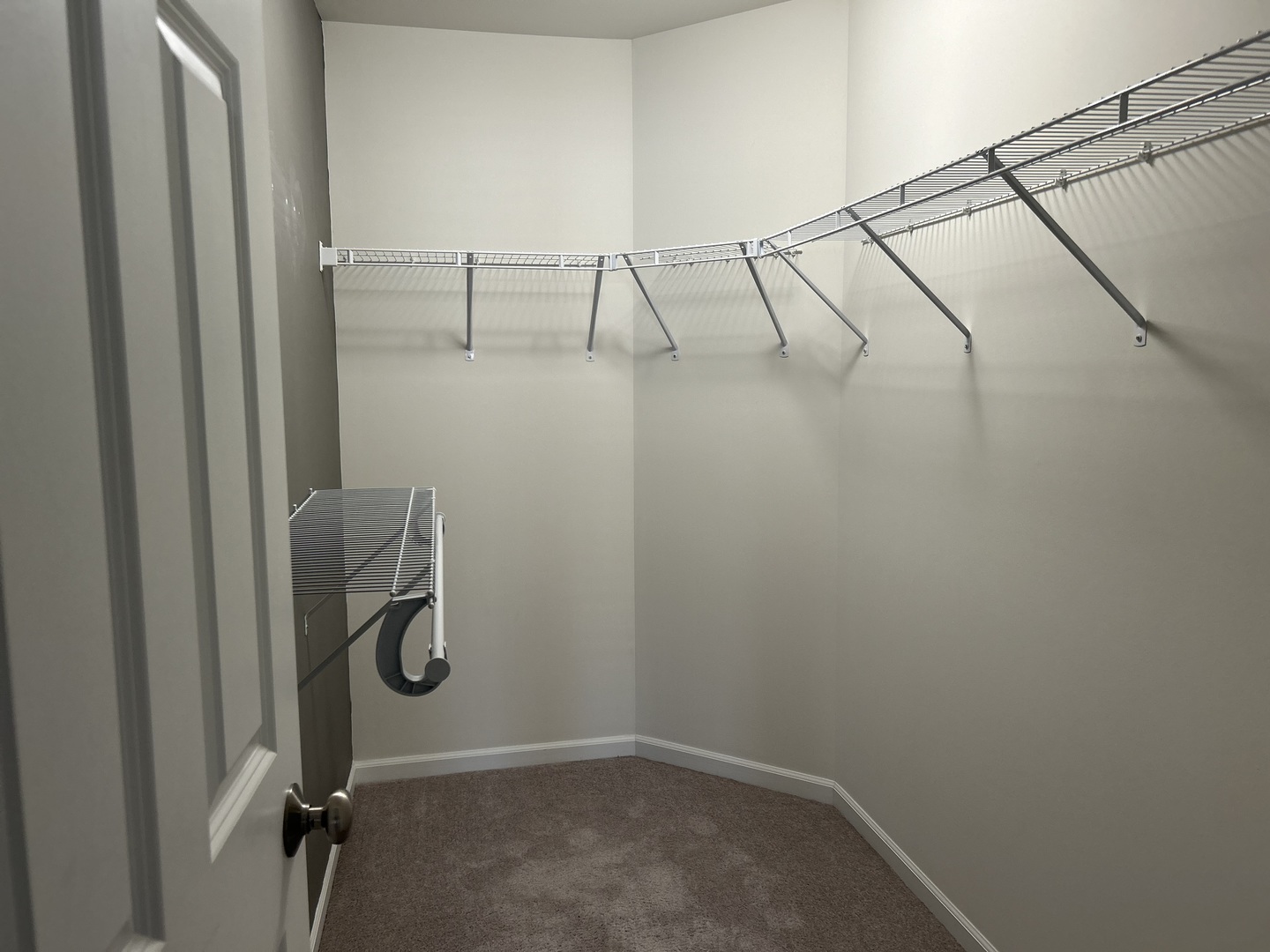 2953 Madison Drive, Unit 2953 Naperville, IL 60564 - Photo 11 of 18 a view of small space