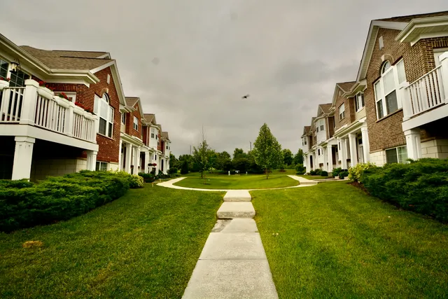 $3,200 | 2953 Madison Drive, Unit 2953, Naperville, IL 60564