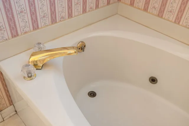 $659,000 | 147 Bon Lea Drive, Staunton, VA 24401