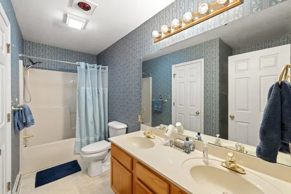 $654,900 | 147 Bon Lea Drive, Staunton, VA 24401