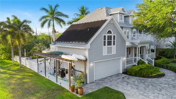 $2,225,000 | 1495 Gordon River Lane, Naples, FL 34104
