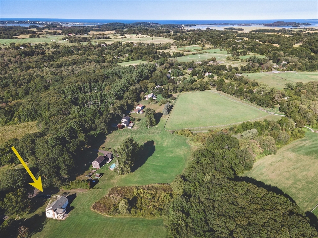 22 Sagamore Road Ipswich, MA 01938 - Photo 3 of 39 a view of a city