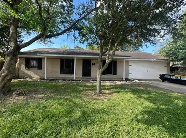 $2,100 | 13806 Hollypark Drive, Houston, TX 77015