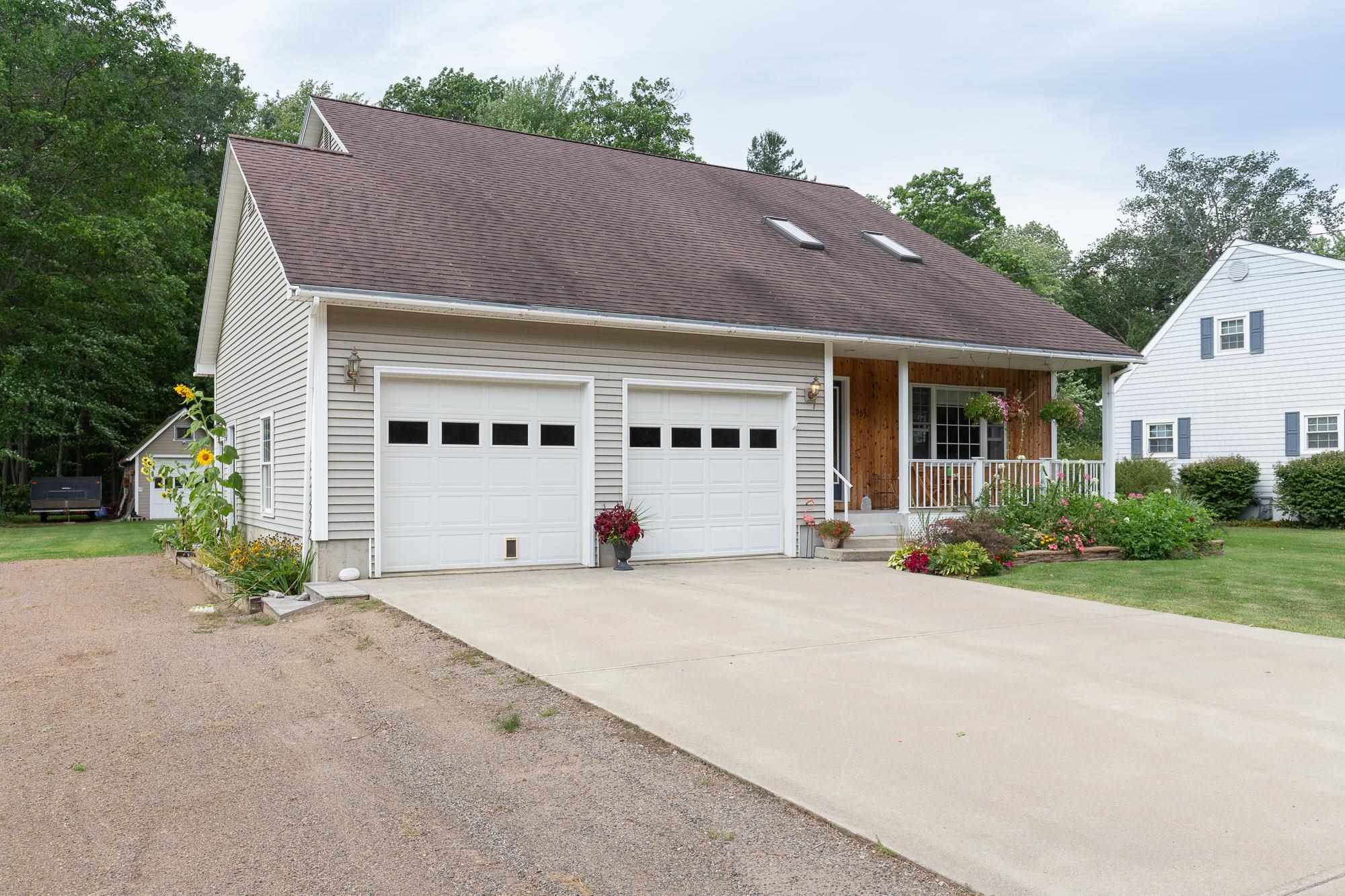 357 Marble Island Road Colchester, VT 05446 - Photo 4 of 40 Gallery Image 4