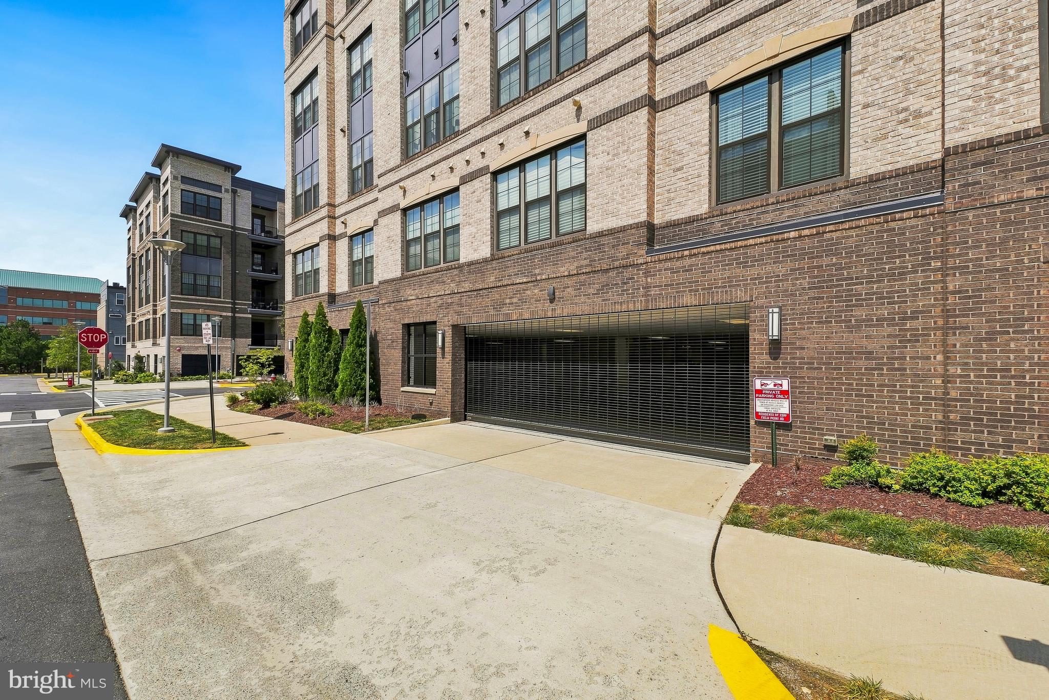 2319 Field Point Road, Unit 404 Herndon, VA 20171 - Photo 25 of 30 Gallery Image 25