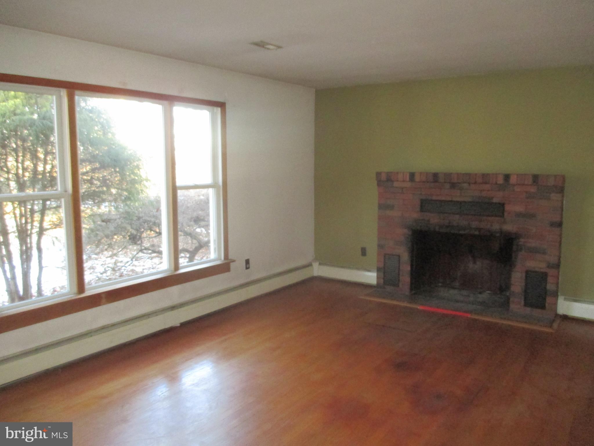 592 Conowingo Road Conowingo, MD 21918 - Photo 4 of 10 Living Room