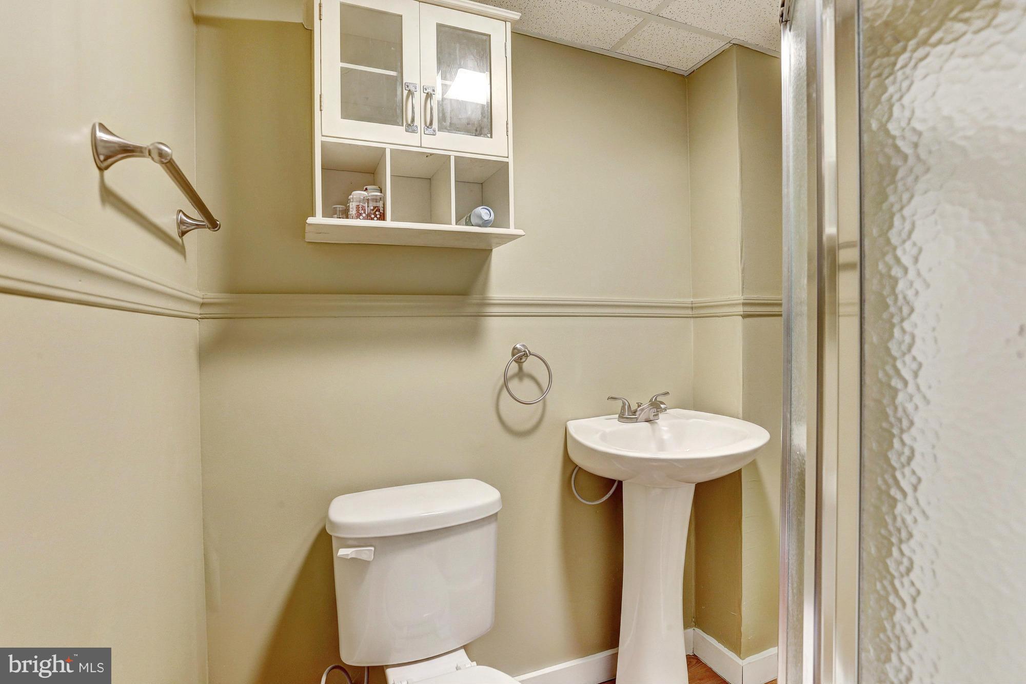 502 North Stuart Street Baltimore, MD 21221 - Photo 12 of 18 Full Bath