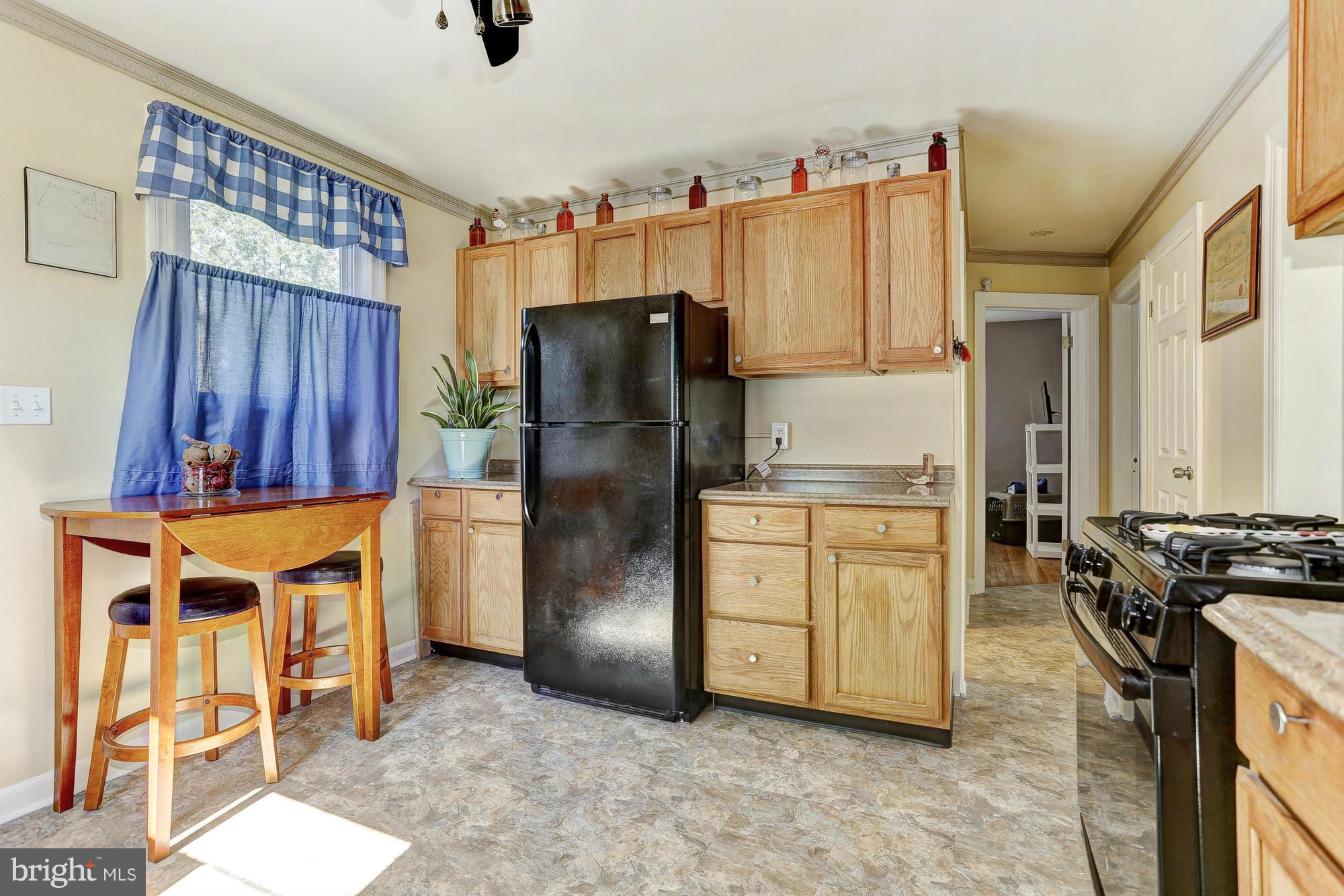 502 North Stuart Street Baltimore, MD 21221 - Photo 4 of 18 Eat-In Kitchen