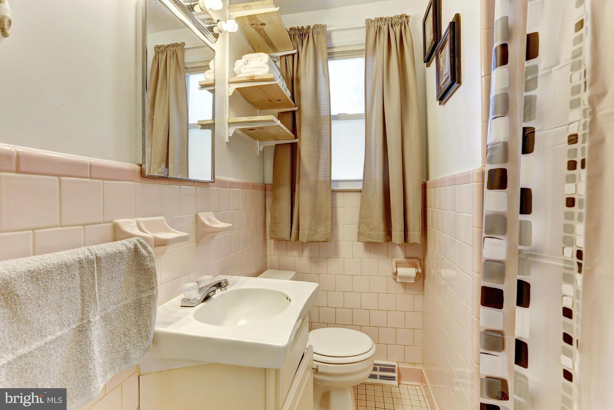 502 North Stuart Street Baltimore, MD 21221 - Photo 6 of 18 Full Bath