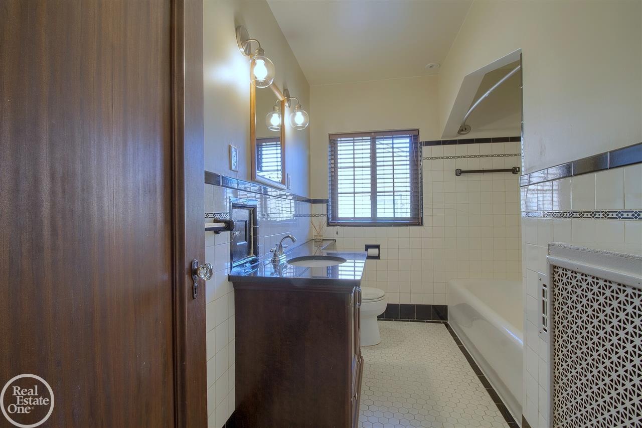 1170 Harvard Road Grosse Pointe Park, MI 48230 - Photo 22 of 30