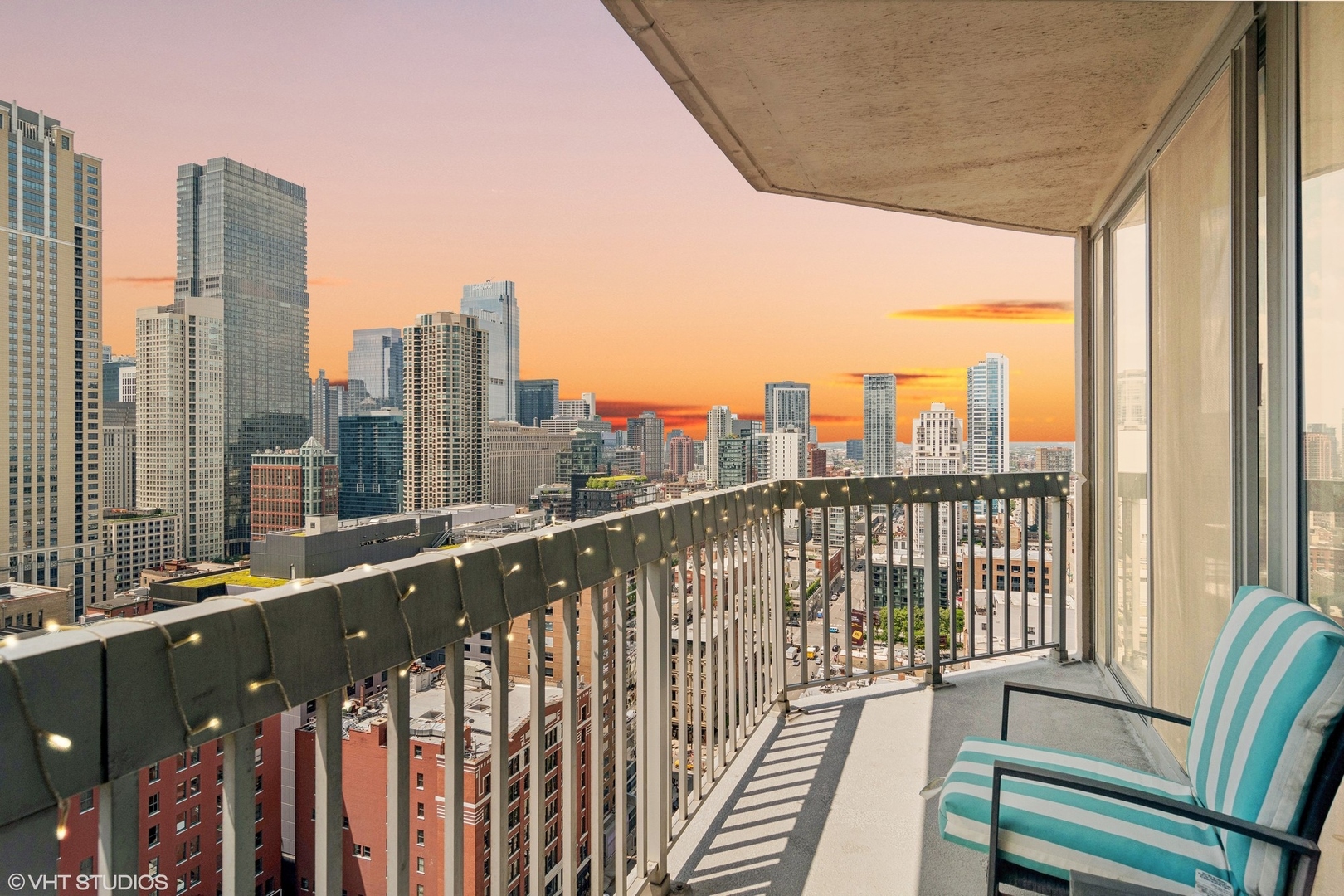 545 North Dearborn Street, Unit 2610 Chicago, IL 60654 - Photo 13 of 37 a view of city from a balcony