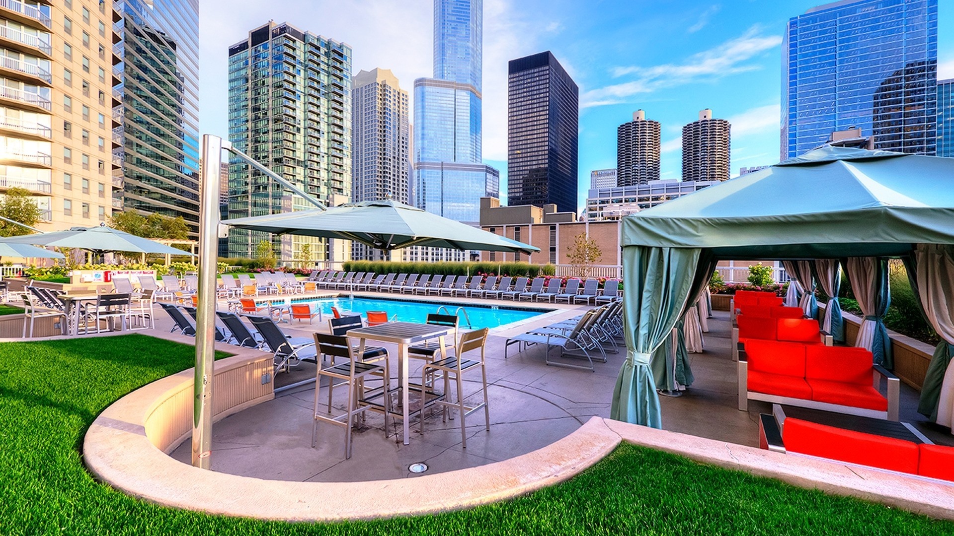 545 North Dearborn Street, Unit 2610 Chicago, IL 60654 - Photo 22 of 37 a view of an chairs and table in the patio