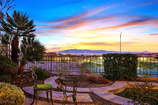 $1,200,000 | 2232 Canyon Ville Drive, Henderson, NV 89044