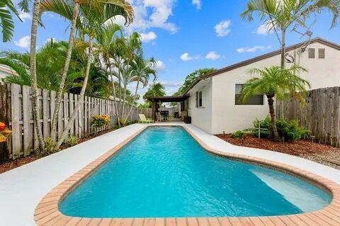 3460 Southwest 3rd Street Deerfield Beach, FL 33442 - Photo 31 of 32 63ebf378-8af4-4a2b-9749-73f9f4edd616