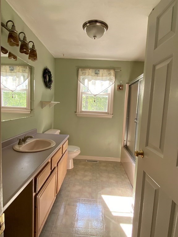 9 Holly Road Norton, MA 02766 - Photo 11 of 22 Gallery Image 11
