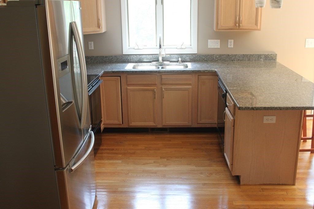 9 Holly Road Norton, MA 02766 - Photo 5 of 22 Gallery Image 5