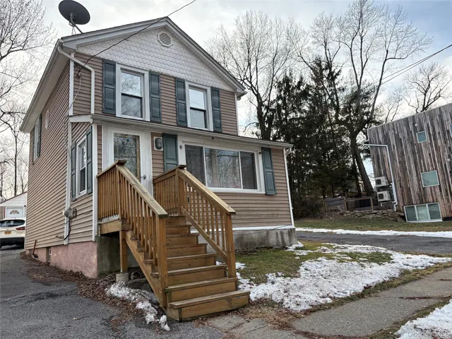 $2,350 | 10 Glenwood Avenue, Poughkeepsie, NY 12603