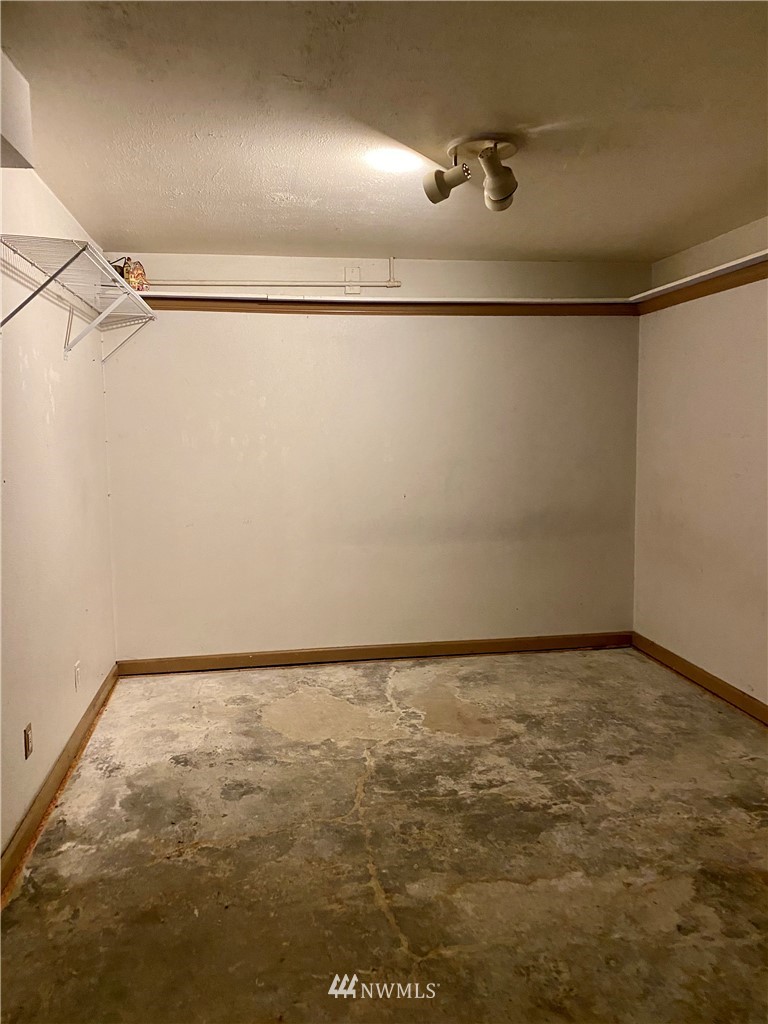 3966 Broadmoor Loop Bremerton, WA 98310 - Photo 28 of 32 a view of an empty room