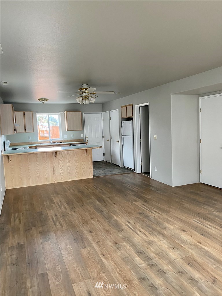3966 Broadmoor Loop Bremerton, WA 98310 - Photo 6 of 32