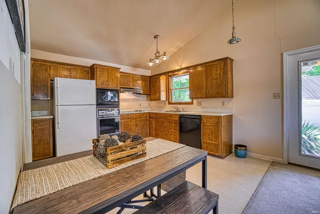 $395,000 | 1 Yorkshire Drive, Newburgh, IN 47630