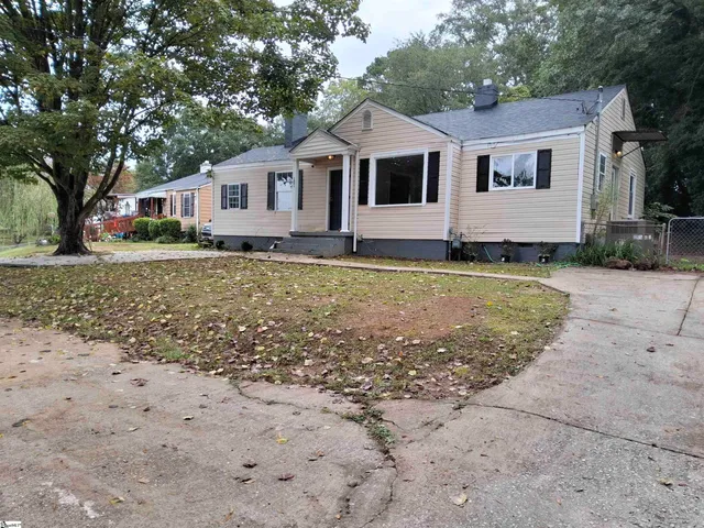 $205,000 | 101 South Estate Drive, Greenville, SC 29605