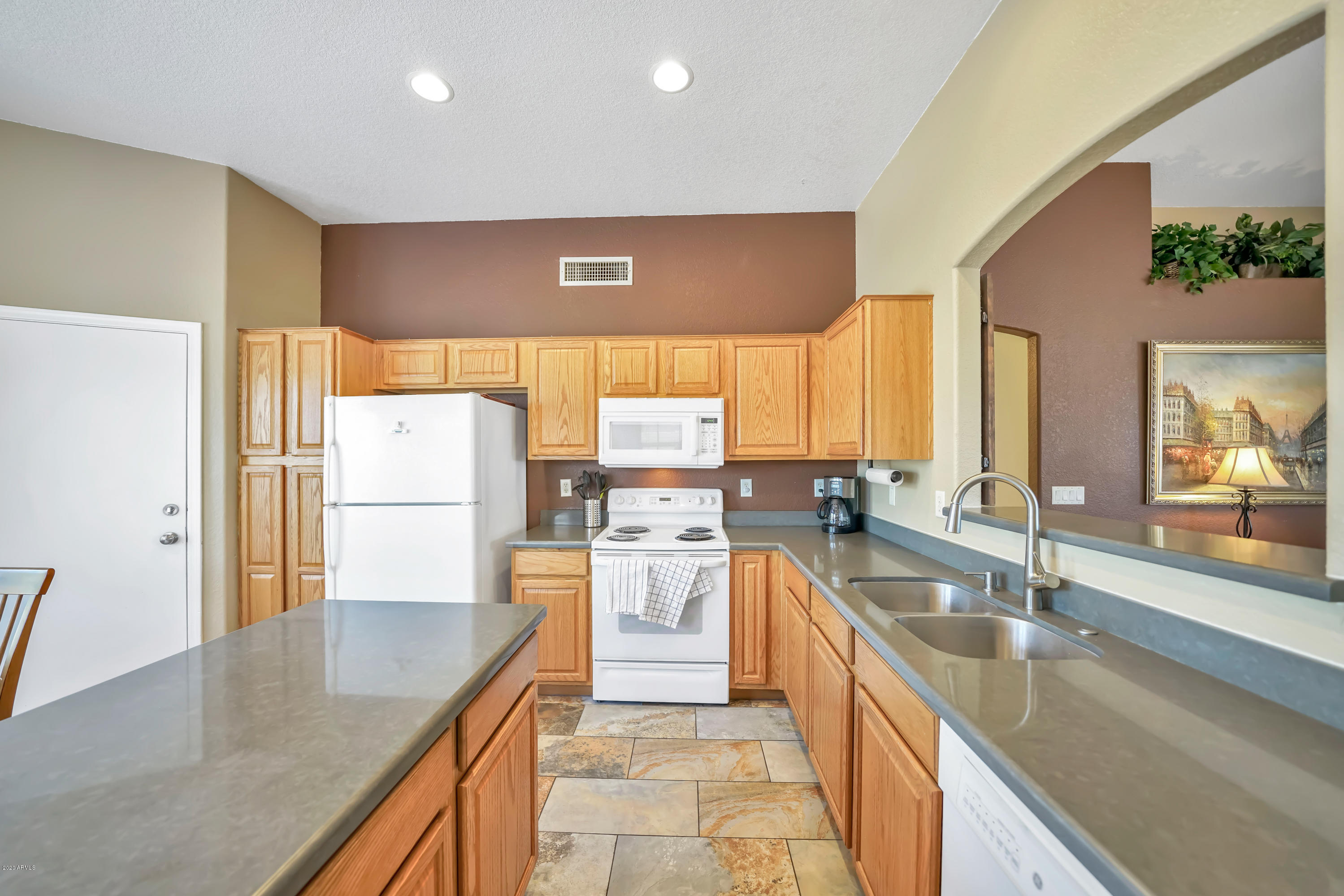 13343 West Boca Raton Road Surprise, AZ 85379 - Photo 11 of 27 DSC03469